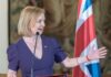 Η Λιζ Τρας ανακοίνωσε ότι εγκαταλείπει το σχέδιο για μείωση του φορολογικού συντελεστή των επιχειρήσεων