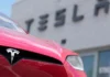 Bloomberg: Καταρρέουν οι μετοχές της Tesla -Ανησυχία των επενδυτών για το 2024