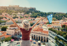 Η Ελλάδα ανταγωνίζεται ισάξια στην τουριστική δαπάνη την Ισπανία