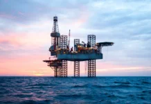 Η υπογραφή της σύμβασης για τη γεώτρηση στο «μπλοκ 2» του Ιονίου -Η πρώτη μετά από 40 χρόνια