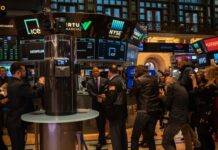Νέο ρεκόρ για τον Dow πάνω από τις 51.000 μονάδες με ώθηση από AI και γεωπολιτική αποκλιμάκωση